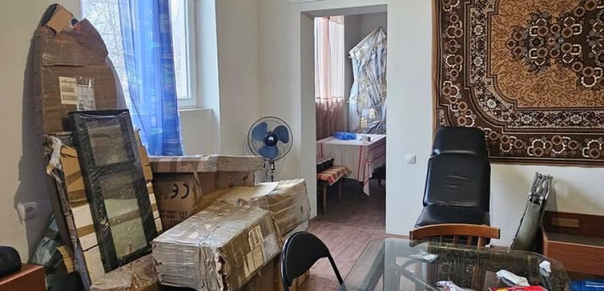 იყიდება 1-ოთახიანი სახლი კომბინატში