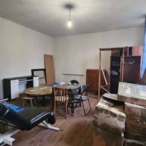 იყიდება 1-ოთახიანი სახლი კომბინატში