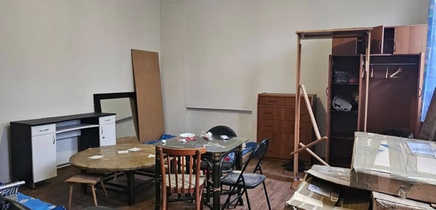 იყიდება 1-ოთახიანი სახლი კომბინატში