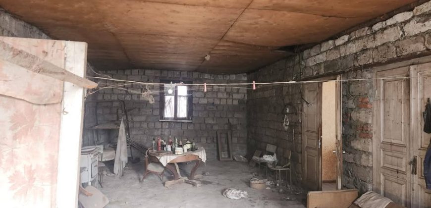 იყიდება სახლი გორში