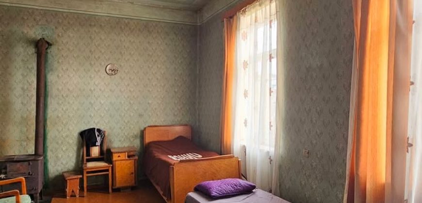 იყიდება სახლი გორში, სოფ. ხიდისთავში