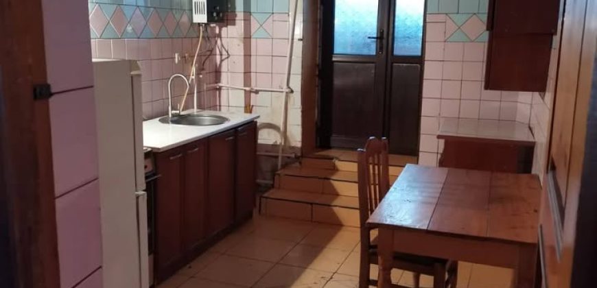 ქირავდება 5-ოთახიანი სახლი