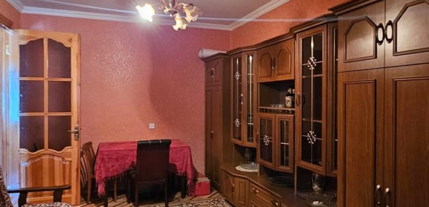 იყიდება ოთახნახევრიანი ბინა გორში, კომბინატში
