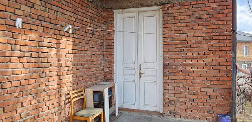 იყიდება სახლი გორში, სოფ. ხიდისთავში