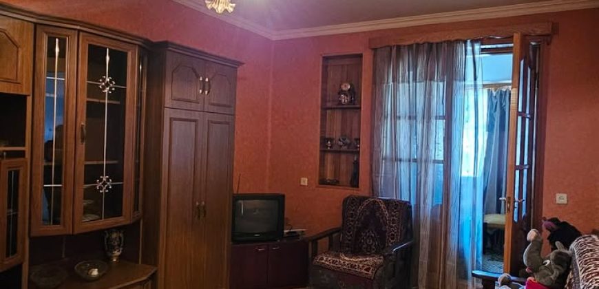 იყიდება ოთახნახევრიანი ბინა გორში, კომბინატში