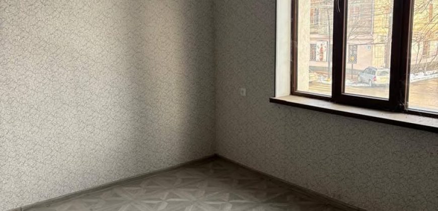 იყიდება კომერციული ფართი გორში