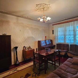 იყიდება 3 ოთახიანი ბინა გორში, კომბინატში