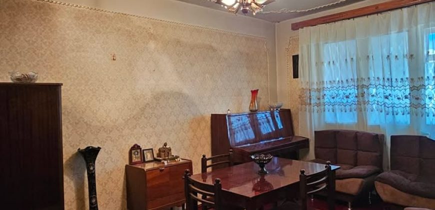 იყიდება 3 ოთახიანი ბინა გორში, კომბინატში