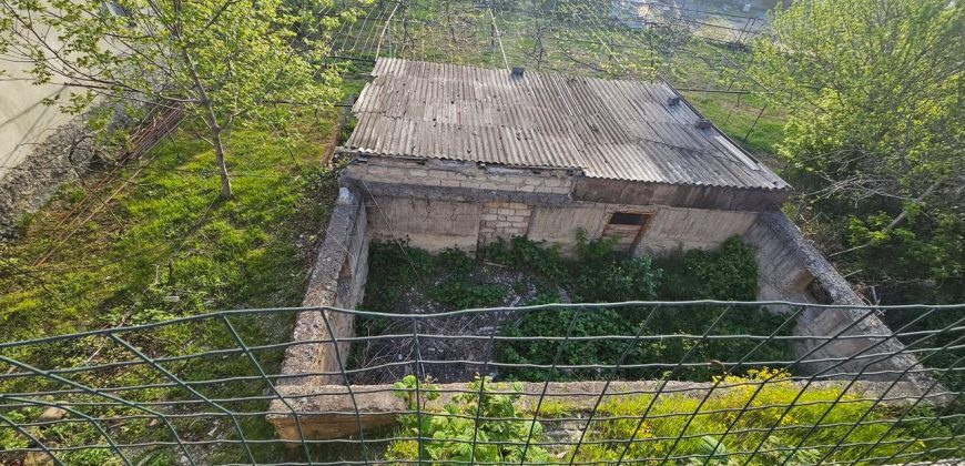 იყიდება მიწის ნაკვეთი გორში, კვერნაკზე