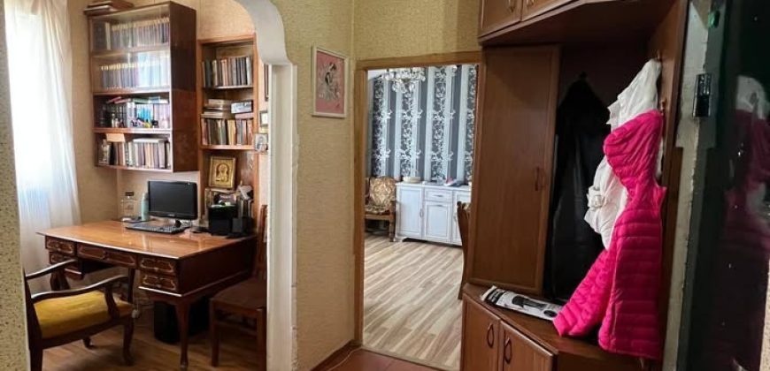 იყიდება 2 ოთახიანი ბინა გორში, წმინდაწყალზე