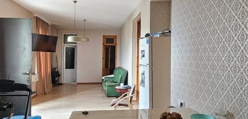 ქირავდება ბინა გორში, ვერხვებზე