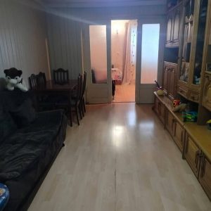 იყიდება 4 ოთახიანი ბინა ხაშურში