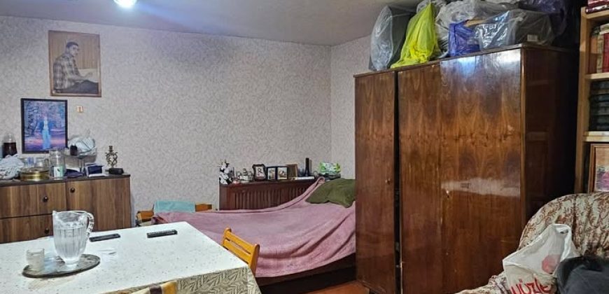 იყიდება სახლი გორში, ცენტრში