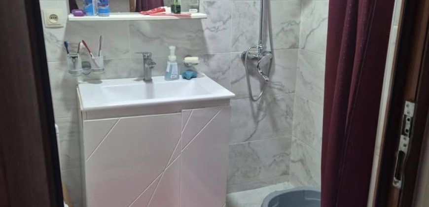იყიდება 4 ოთახიანი ბინა გორში